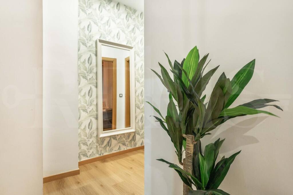Relaxing Apartment With Parking In The Center By Rems Malaga Exterior photo
